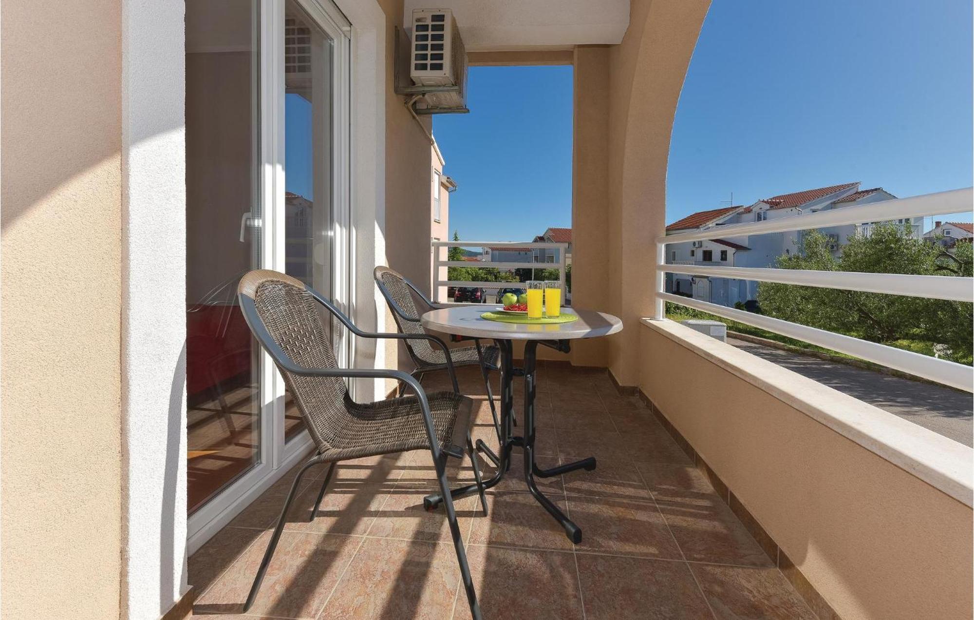 Gorgeous Apartment In Vodice With Kitchen Kültér fotó