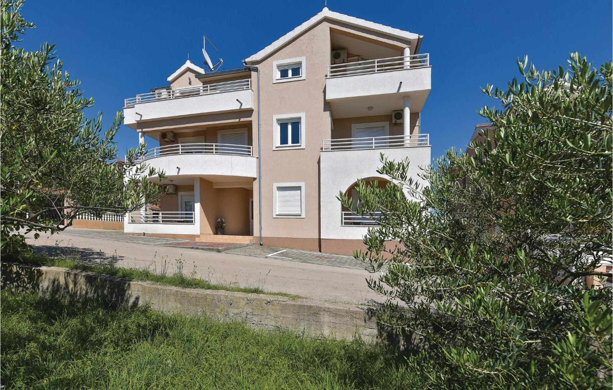 Gorgeous Apartment In Vodice With Kitchen Kültér fotó